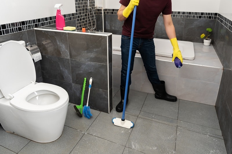 bathroom cleaning service
